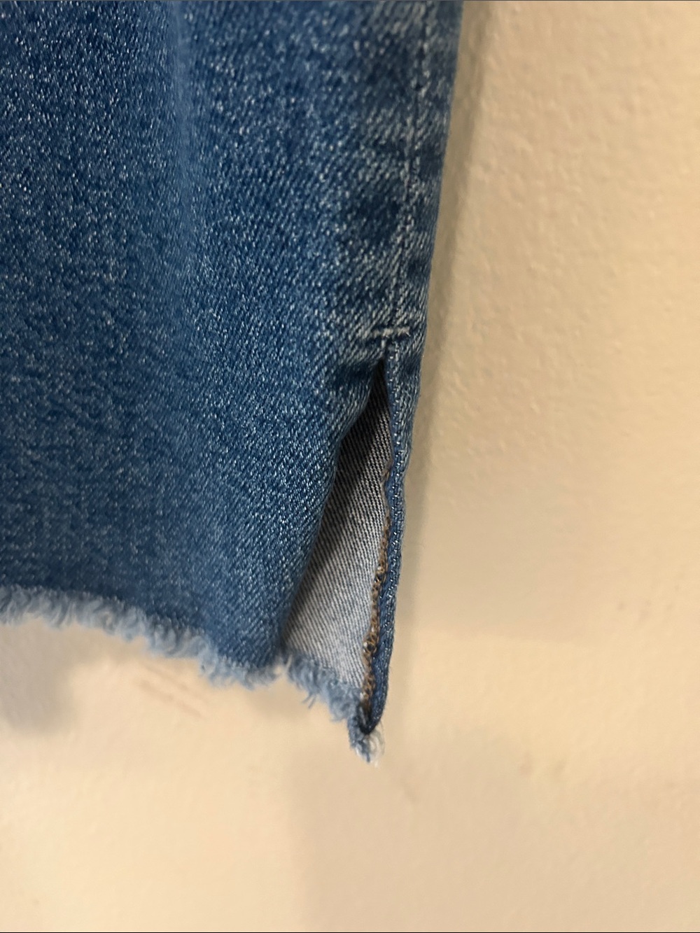 Frame Denim le Nouveau straight with hem side slit - Picture 6 of 7